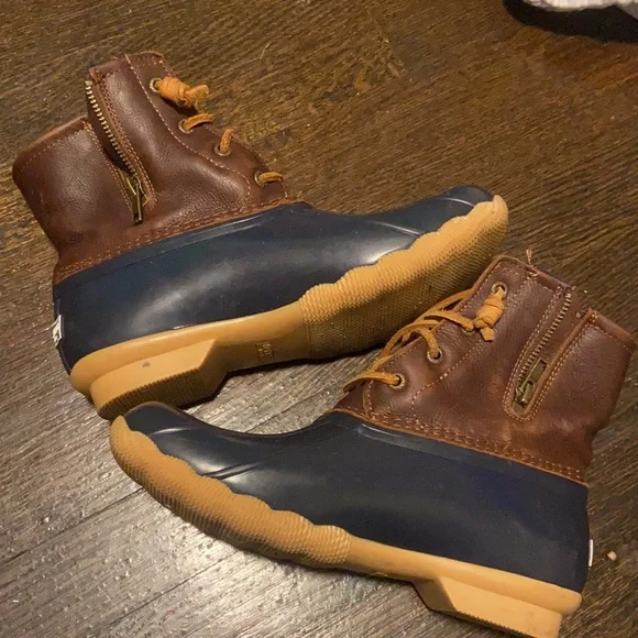 Used Sperrys! In great condition!! - Picture 4 of 7